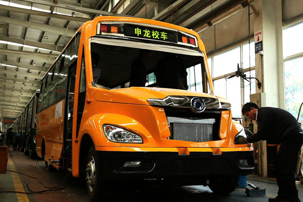 校車生產(chǎn)線