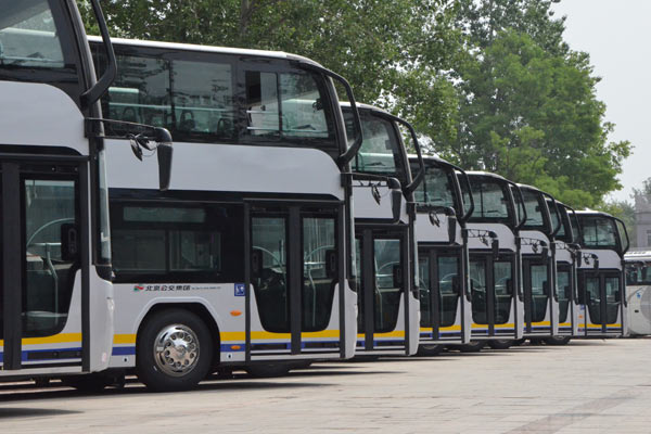2013年5月，歐輝客車獲北京公交3012臺清潔能源客車訂單
