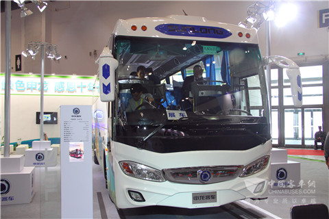 申龍客車(chē)展車(chē)