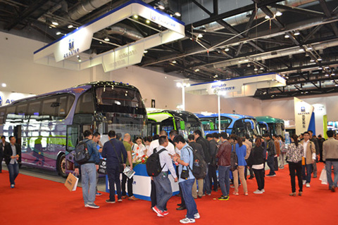 亞星客車展臺(tái)