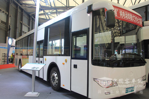 匯百通HBT6116S-BEV型12米純電動雙模式充電大客車