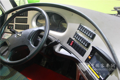 大金龍XMQ6129Y2純電動(dòng)客車