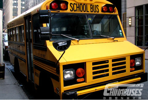 藍(lán)鳥 Mini Bird（2.4米寬為特殊需求的客戶制作的一款校車）