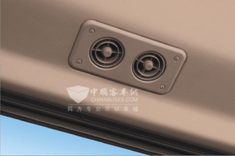 金龍客車(chē)XMQ6706NE3