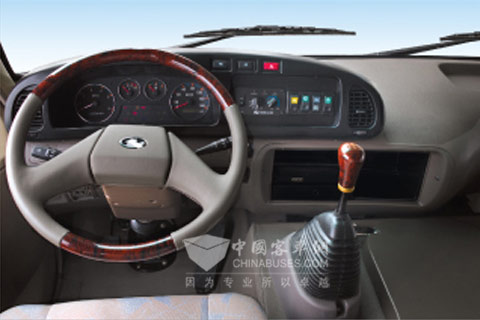 金龍客車(chē)XMQ6706NE3