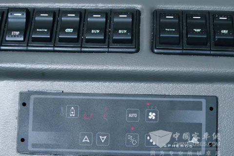 金龍客車XMQ6129Y(歐洲版)