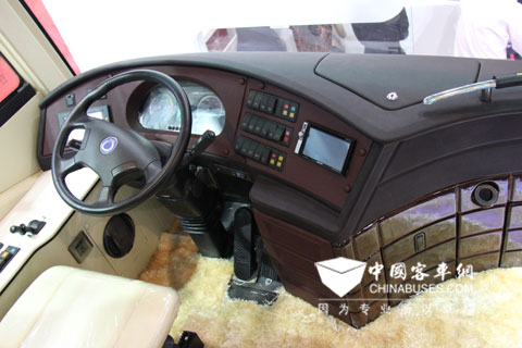 申龍客車SLK5180房車