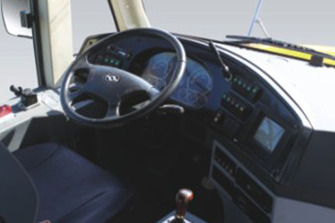 黃?？蛙嘍D6110C01校車