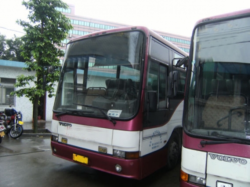 低價(jià)出售兩臺(tái)98年6月西沃B10M，發(fā)動(dòng)機(jī)剛做過(guò)大修，車況非常好，座位47座