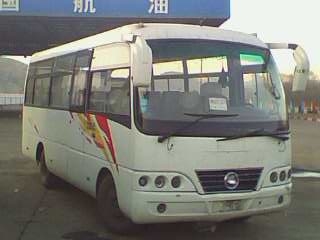 出售2005年6月前置28座小金龍客車