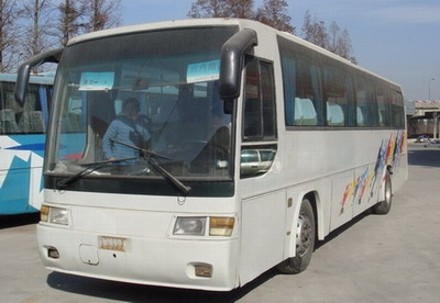 ０１年47座沈飛旅游車(chē)　售９萬(wàn)元