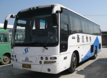 轉(zhuǎn)讓金龍6930客車