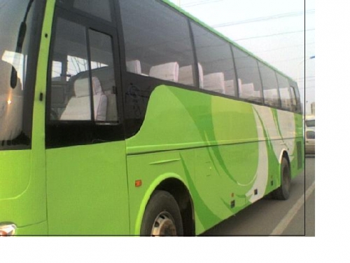 出售金龍客車(chē)6110 后置維柴增壓:中冷發(fā)動(dòng)機(jī)(300馬力) 內(nèi)有空調(diào):彩電