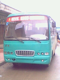 出售19座華新客車