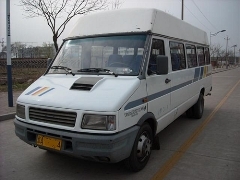 02年24坐依維柯