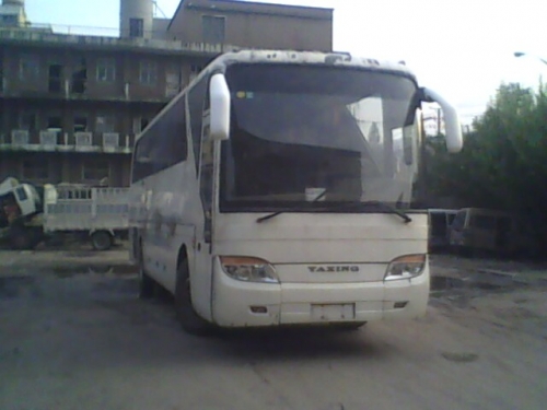出售02年底48座6111亞星客車，玉柴發(fā)動(dòng)機(jī)！