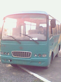 出售2003年12月19座華新客車