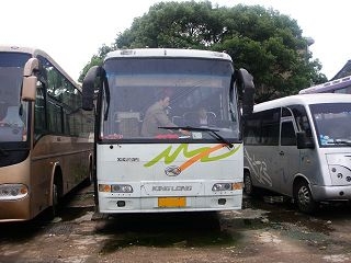 低價出售03年6月50座XMQ6113FB客車一臺，車況一流