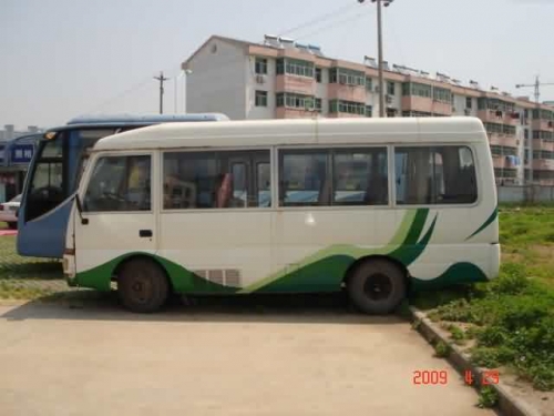 金龍中巴車