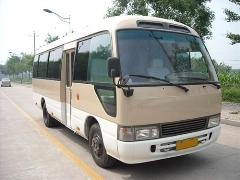 2001年汽油30坐金龍考斯特