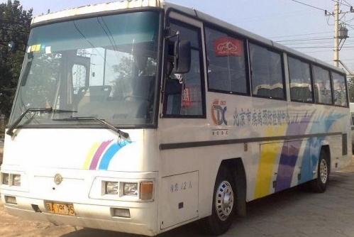 出售99年進(jìn)口日野后置發(fā)動(dòng)機(jī)京通大客