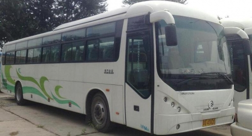 出售跟新車(chē)差不多的06年66座大金龍6121