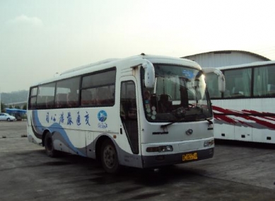 轉(zhuǎn)讓2003年4月份金龍6792.29座.錫柴4113發(fā)動機。旅游客運下線，轉(zhuǎn)讓價3.8萬元
