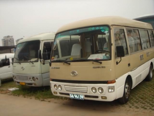 07年---05年金龍中巴車(chē)，19座2.2--3.5萬(wàn)