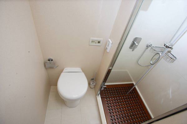 申龍SLK5180XLJ房車(chē)（柴油國(guó)四2-9座）