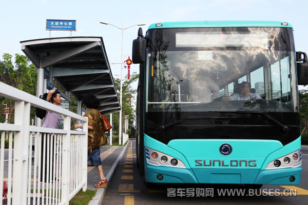 申龍SLK6109ULE0BEVX客車（純電動(dòng)10-40座）