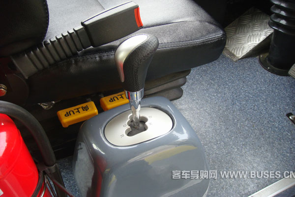 五洲龍F(tuán)DG6113EVG1公交車(chē)（純電動(dòng)20-36座）