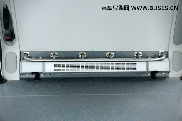 宇通ZK6140BD機(jī)場(chǎng)擺渡車(chē)（柴油10-118座）