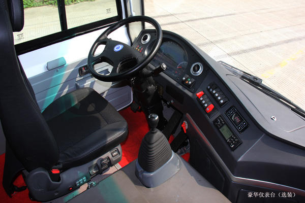 申龍SLK6750C3GN5客車（天然氣國(guó)五24-29座）