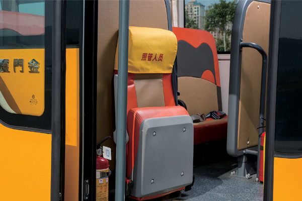 金旅XML6721J15YXC幼兒專用校車（柴油國五24-41座）