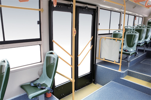 金旅XML6105J15CN公交車（天然氣國(guó)五24-40座）