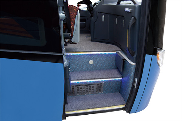 金龍XMQ6115AYN5C客車（天然氣國(guó)五24-55座）