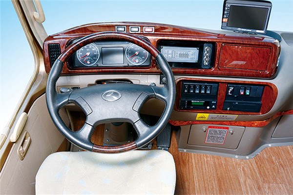 金龍XMQ6706BGBEVL公交車（純電動(dòng)10-23座）