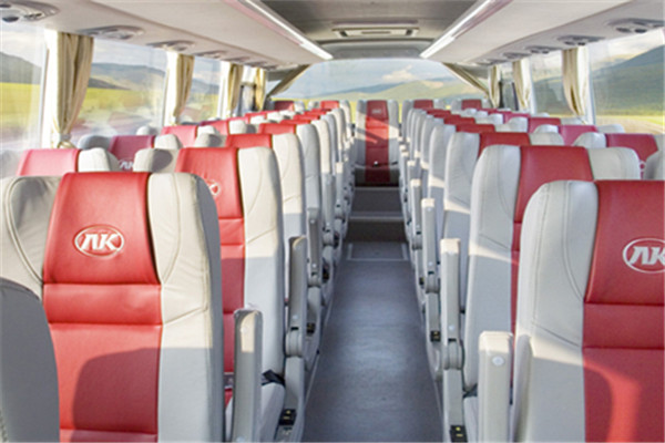 安凱HFF6102K58客車(chē)（柴油國(guó)四24-47座）