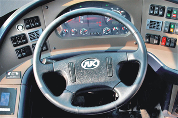 安凱HFF6102K58客車(chē)（柴油國(guó)四24-47座）