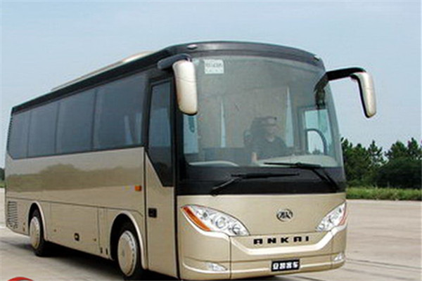 安凱HFF5120XLJE4房車(chē)（柴油國(guó)四4-9座）