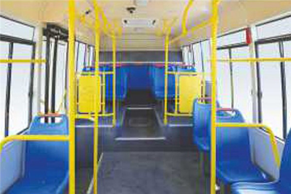 黃海DD6851PHEV2公交車（柴油/電混動(dòng)國(guó)五14-27座）