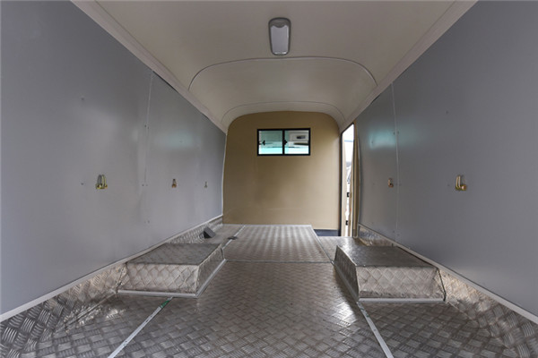 晶馬JMV5043XXY廂式運(yùn)輸車（柴油國(guó)五2-6座）