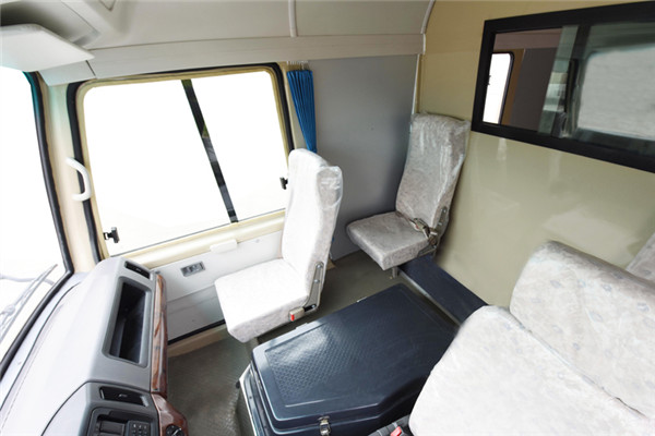 晶馬JMV5043XXY廂式運(yùn)輸車（柴油國(guó)五2-6座）