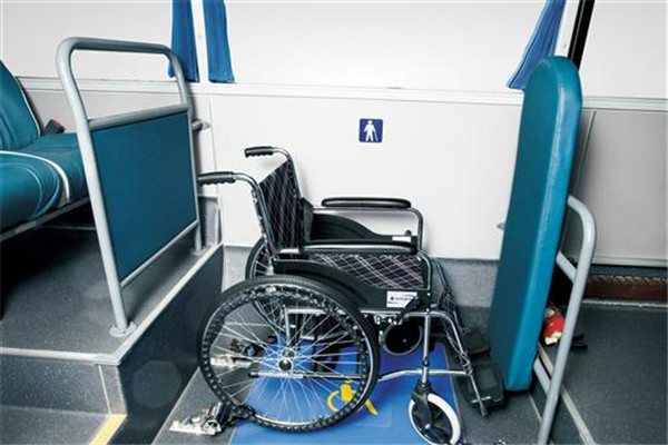 亞星YBL6127GHQCP公交車（天然氣國(guó)五20-56座）