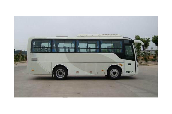 金旅XML6757J95Z客車(chē)（柴油國(guó)五24-32座）