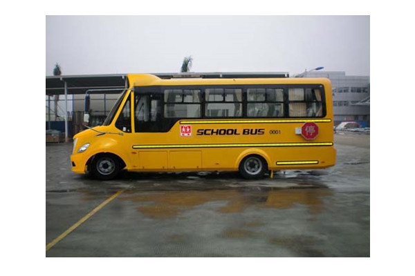 金龍XMQ6730ASD5小學(xué)生專(zhuān)用校車(chē)（柴油國(guó)五24-37座）