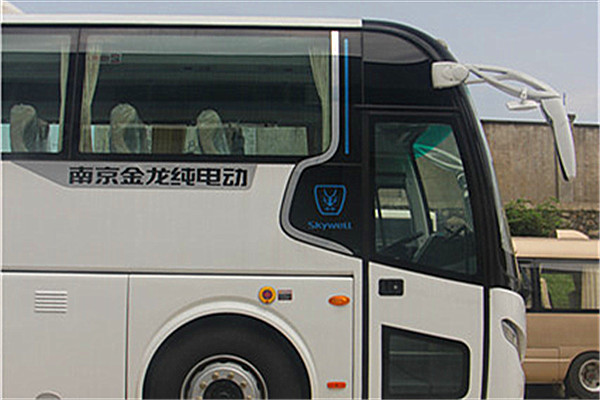南京金龍NJL6117BEV33客車（純電動(dòng)24-48座）