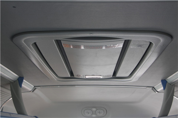 南京金龍NJL6117BEV32客車（純電動(dòng)24-48座）