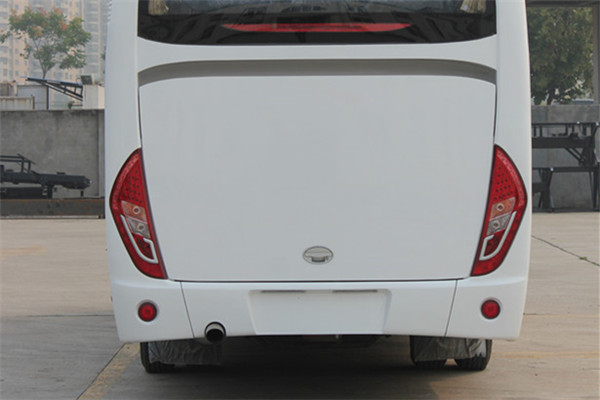 南京金龍NJL6107YA5客車（柴油國(guó)五24-55座）