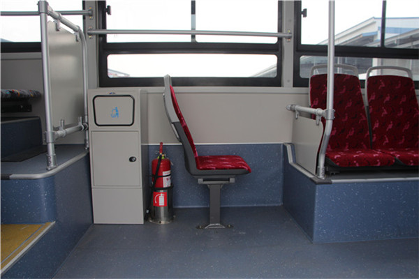 南京金龍NJL6129BEV16公交車（純電動24-36座）